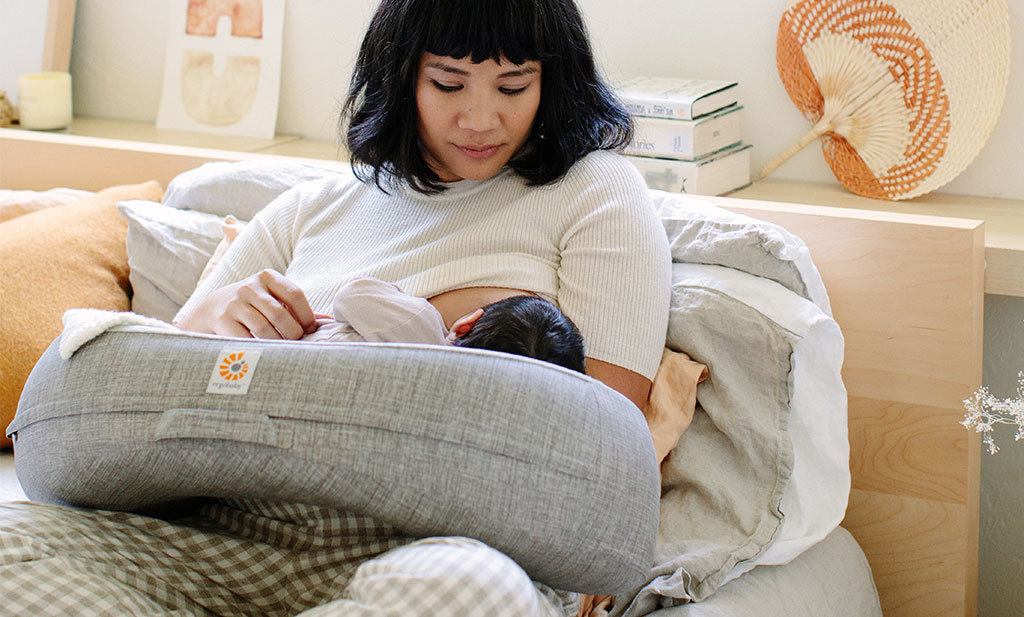 Breastfeeding ergobaby online